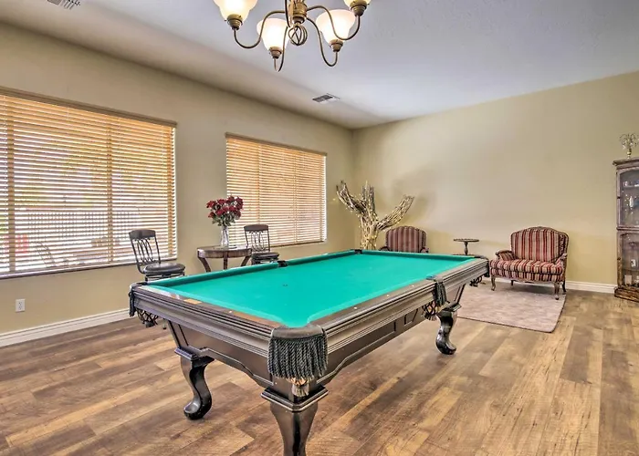Pool Table, Yard & Grill: Luxe Escape *